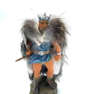 Viking krigare handmålad figur yxa och svärd