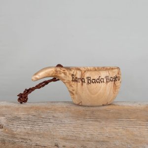 Bara Bada Bastu kåsa – Träkåsa med handgravyr – Limited edition