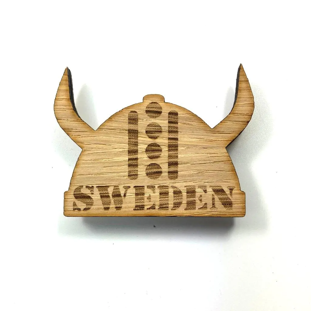 Magnet i trä – Vikingahjälm Sweden